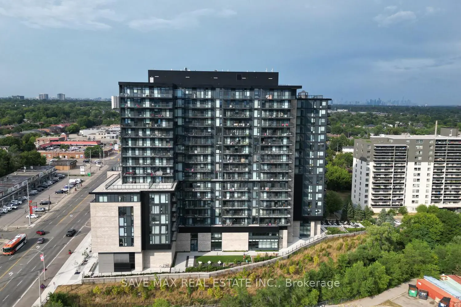 86 Dundas Street 916