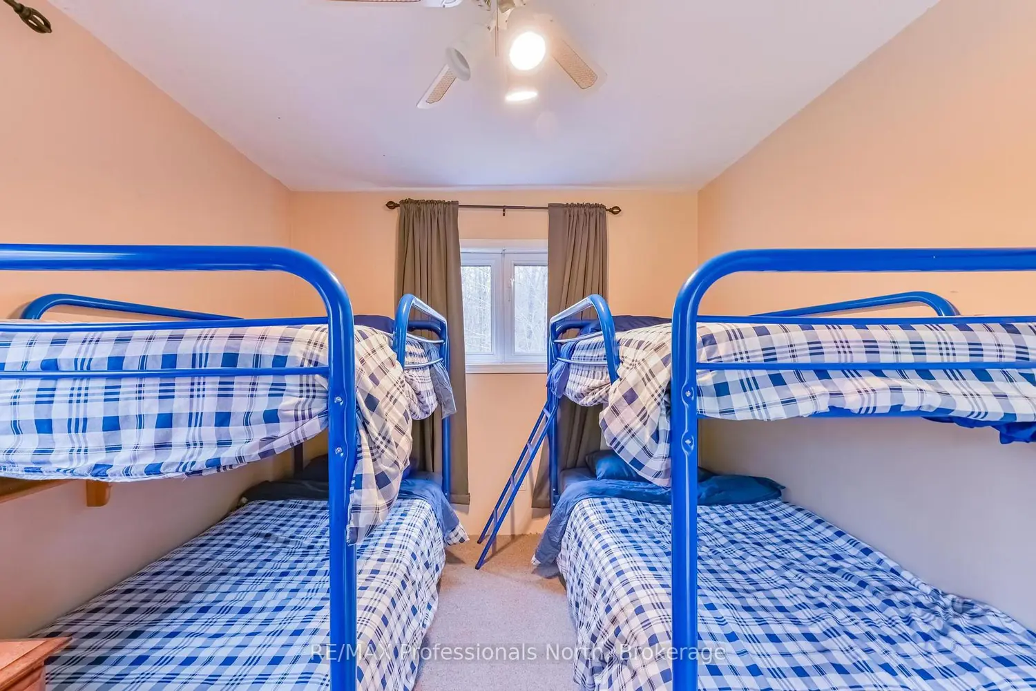 1422 Avery Lane photo 3