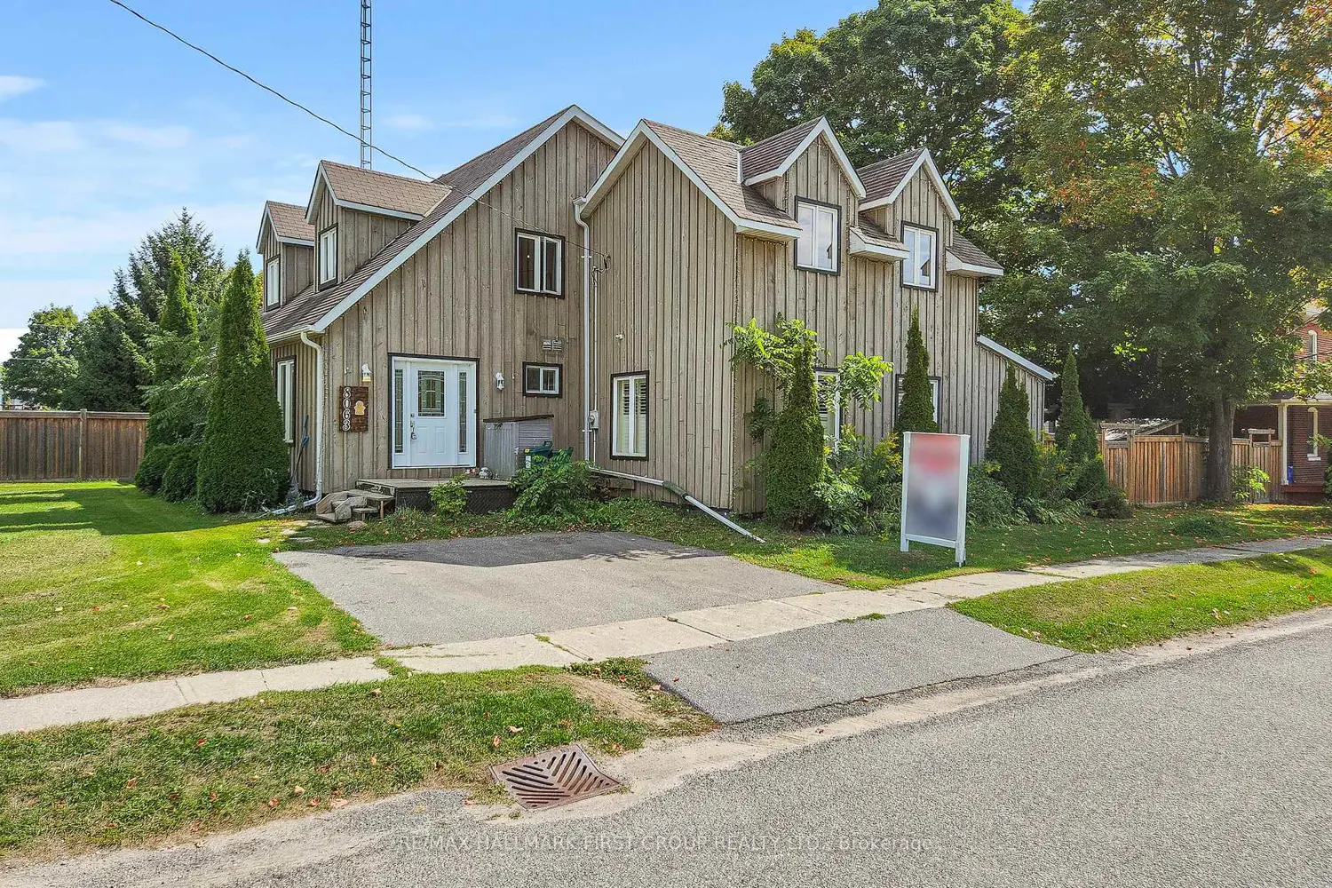 8063 King Street photo 4