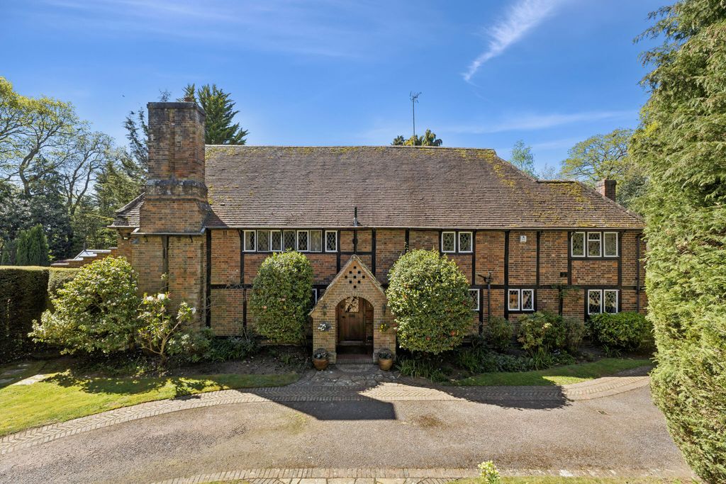 4 bed cottage for saleNorney, Shackleford GU8