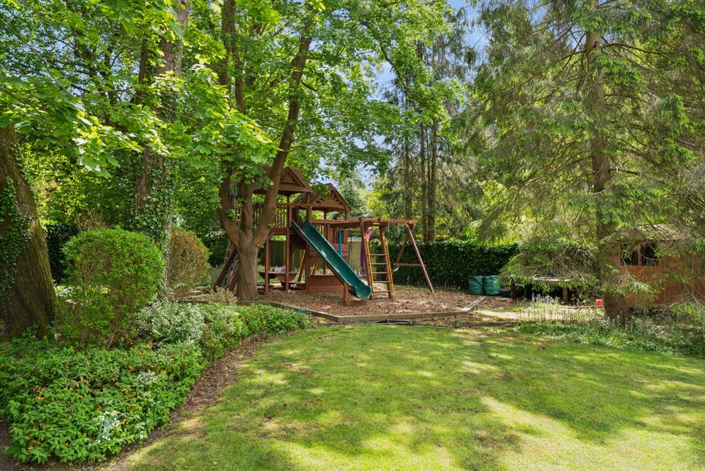 Additional image 13 of 7 bed detached house for saleCamp Road, Gerrards Cross SL9