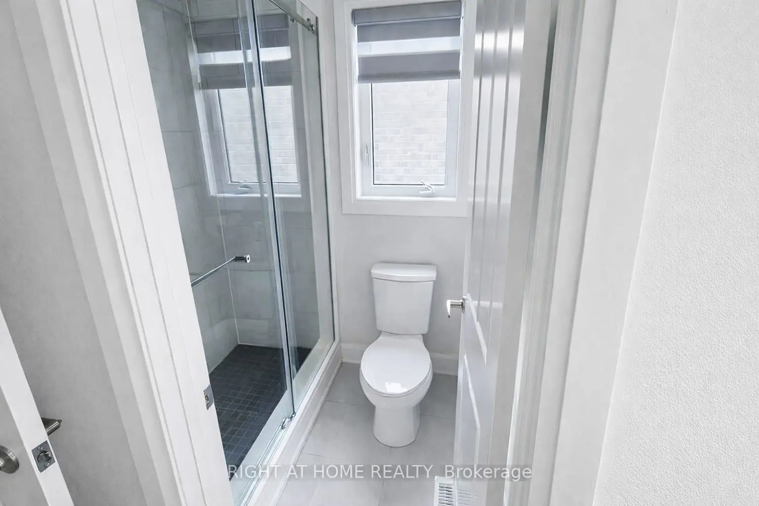 816 Apple Terrace photo 4