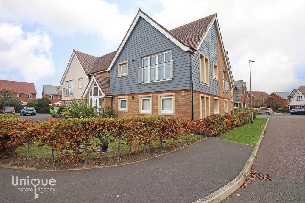 2 bed flat for saleWindward Avenue, Fleetwood FY7