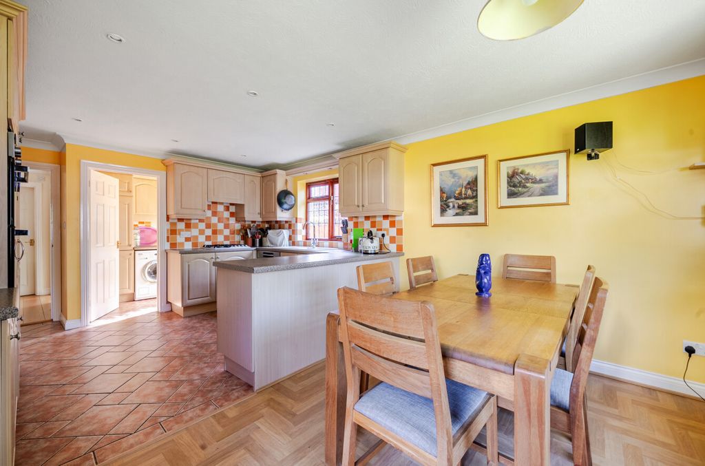 Additional image 8 of 4 bed detached house for saleSycamore Road, Farnborough, Hampshire GU14