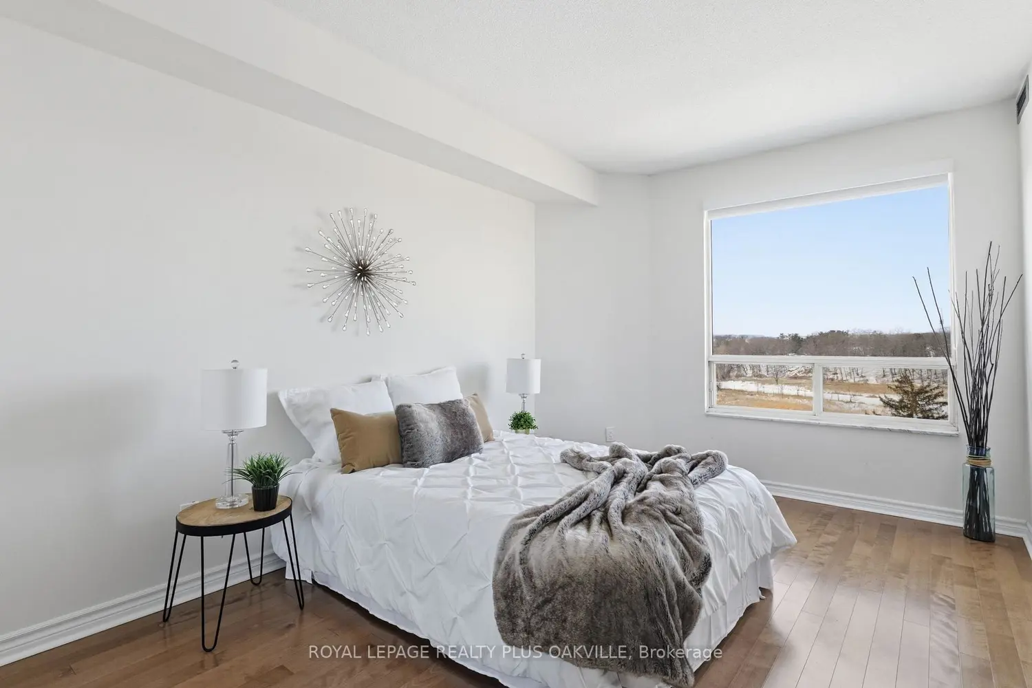 Additional image 12 of 2511 Lakeshore Road 718