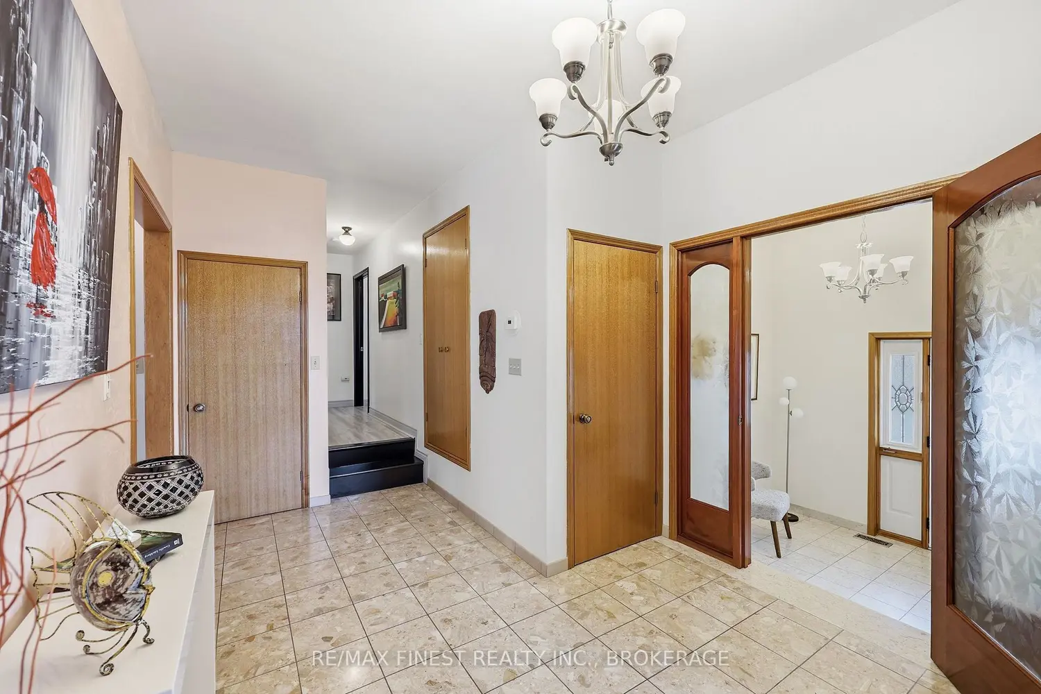 895 Nottinghill Avenue photo 2