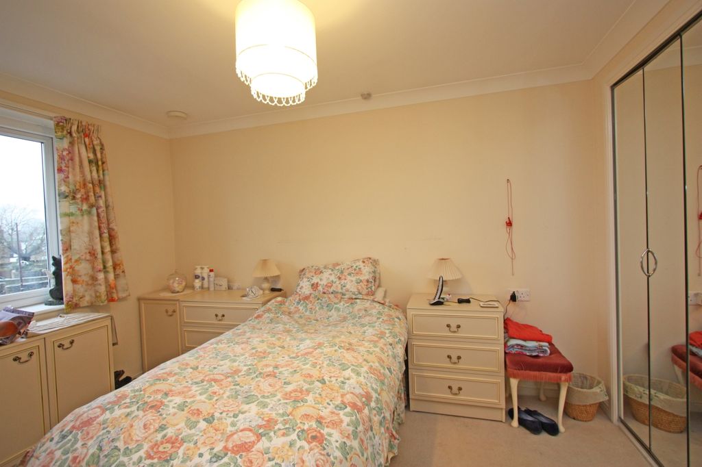 Additional image 7 of 2 bed flat for saleHammond Close, Highworth SN6