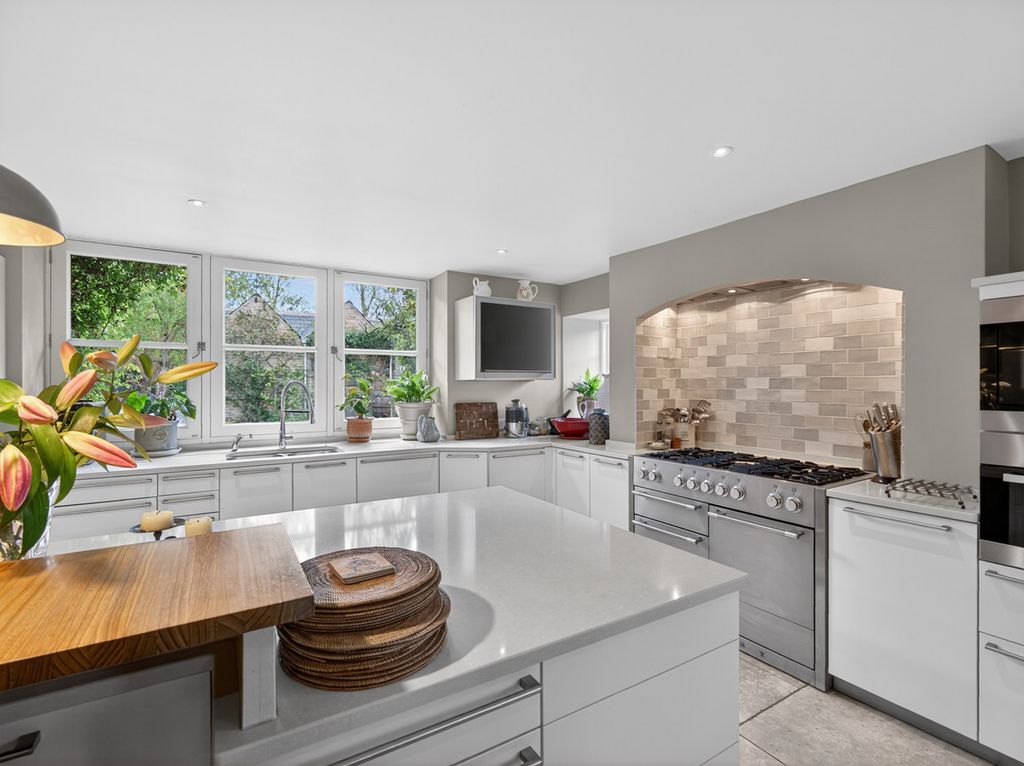 Additional image 15 of 6 bed detached house for saleMarket Place, Faringdon, Oxfordshire SN7
