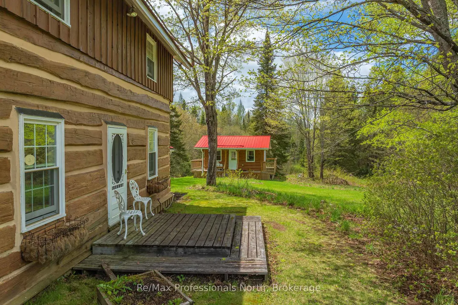 3569 Chetwynd Road photo 5