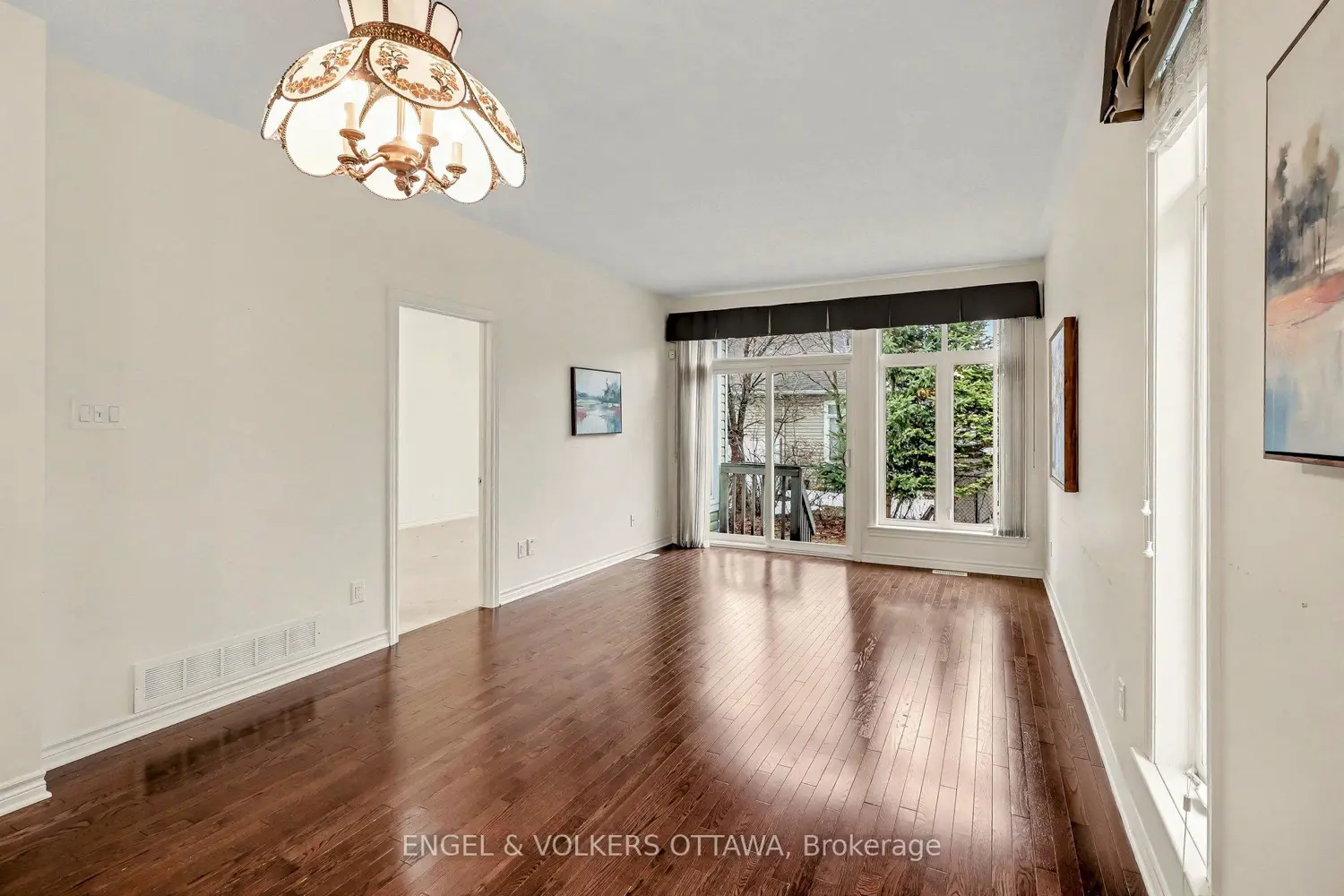 257 Bulrush Crescent photo 5