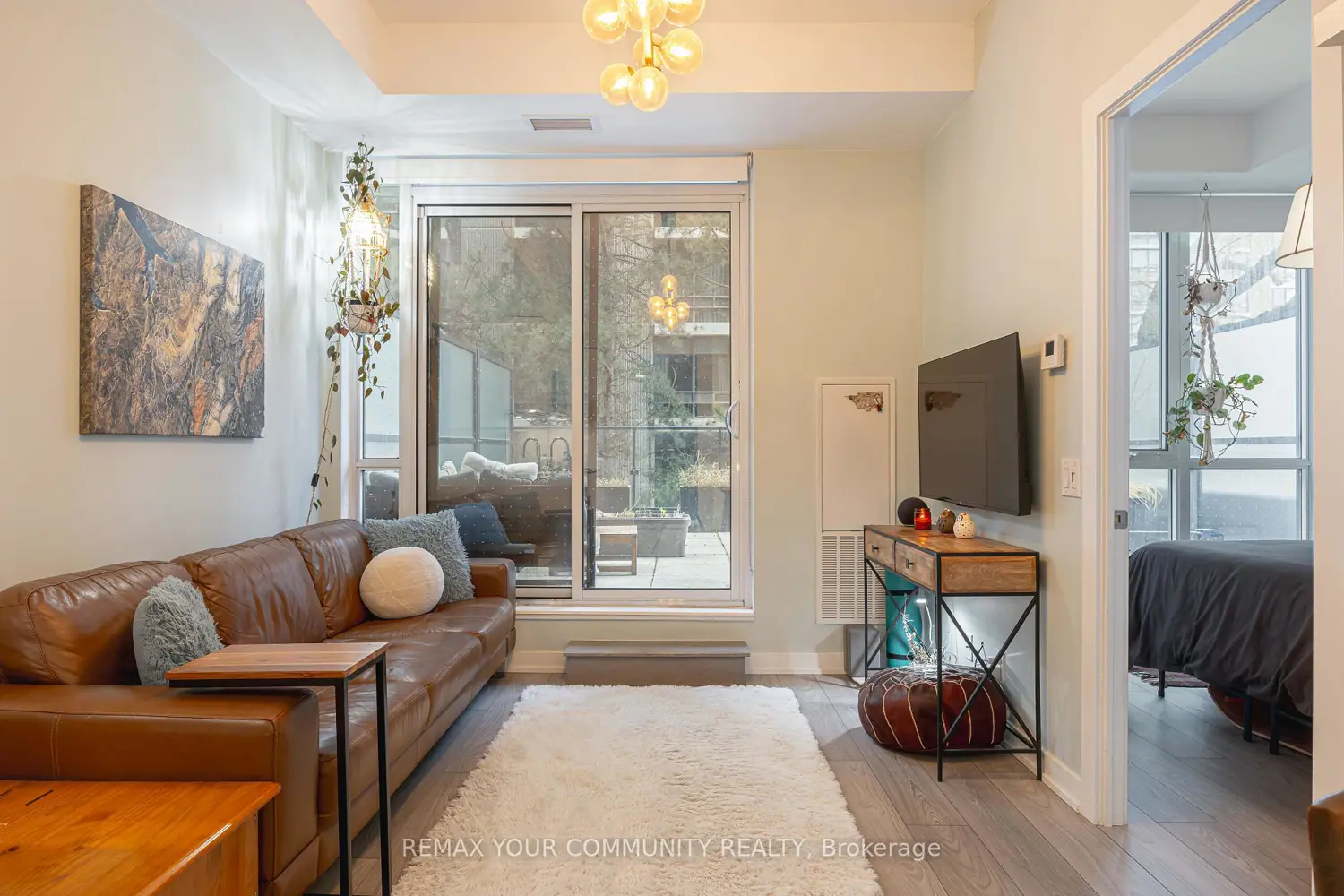 Additional image 13 of 609 Avenue Road 201