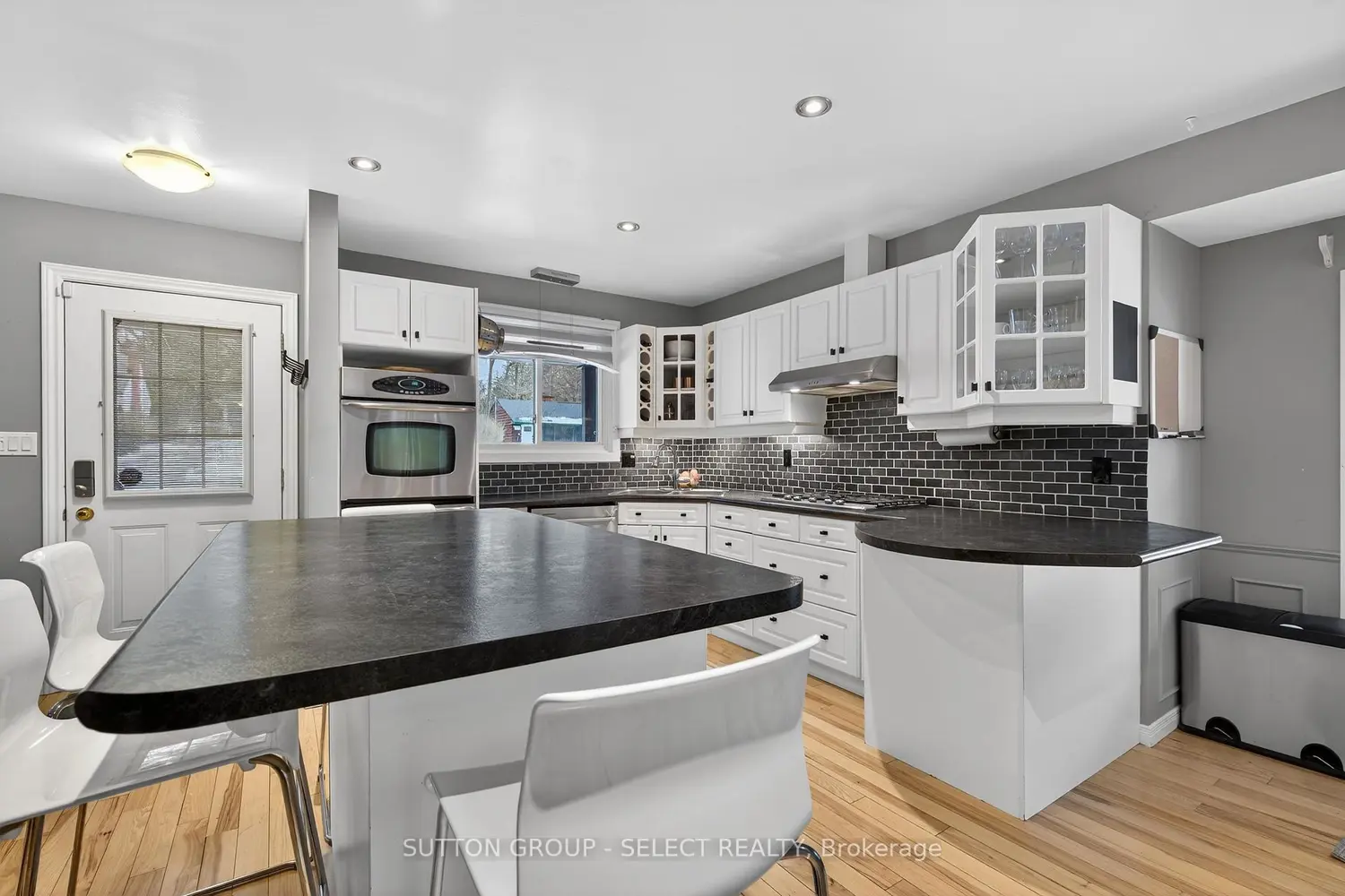 45 Upper Avenue photo 4