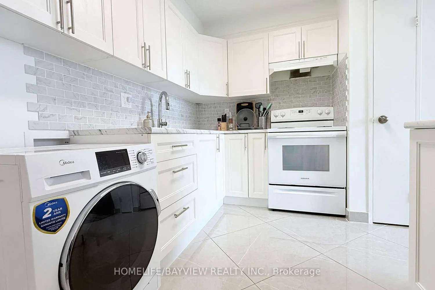 Additional image 4 of 4645 Jane Street 909