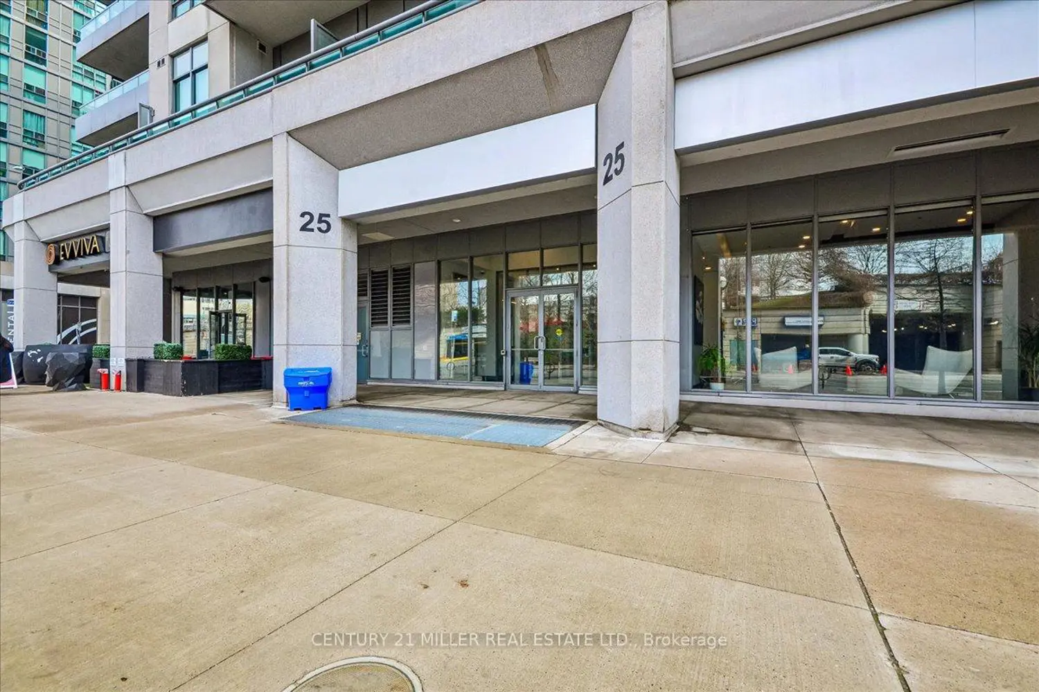 Additional image 2 of 25 Lower Simcoe Street 326