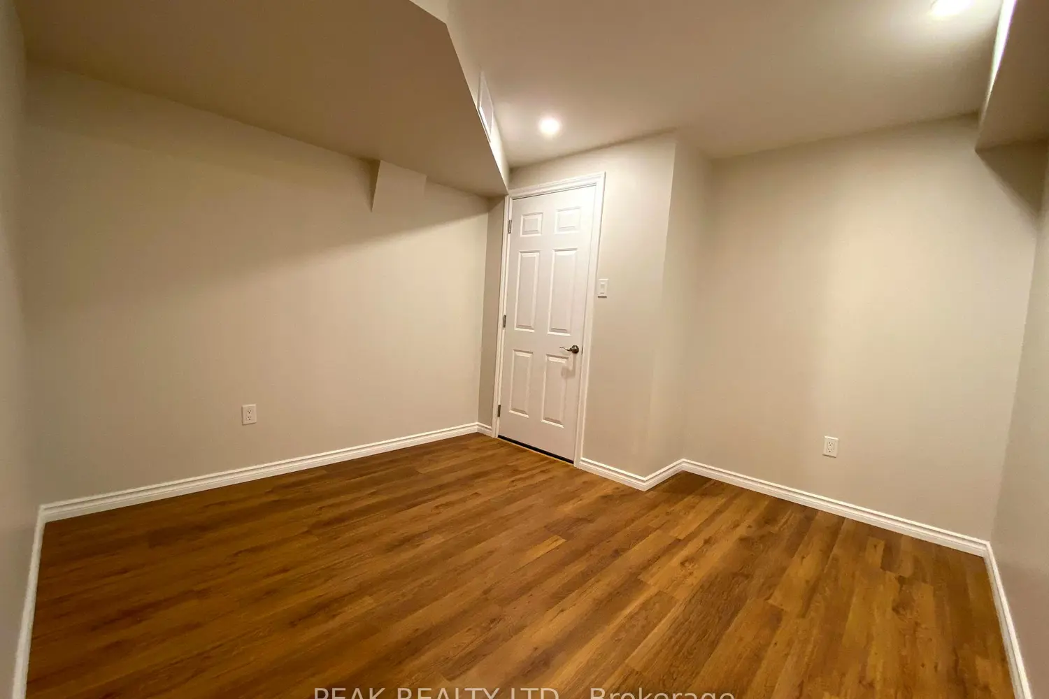 44 Windsor Circle photo 3