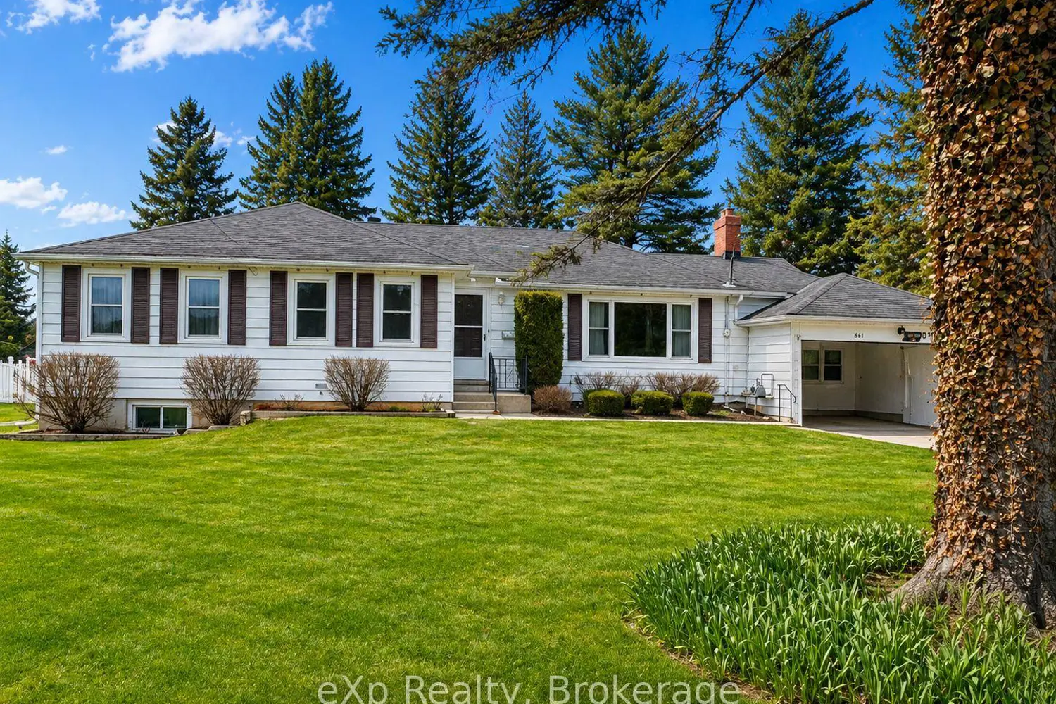 661 2Nd Avenue photo 3