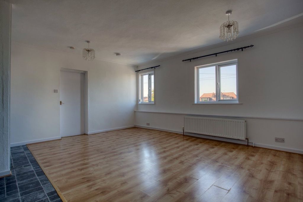 Additional image 9 of 1 bed flat for salePrinces Road, Felixstowe IP11