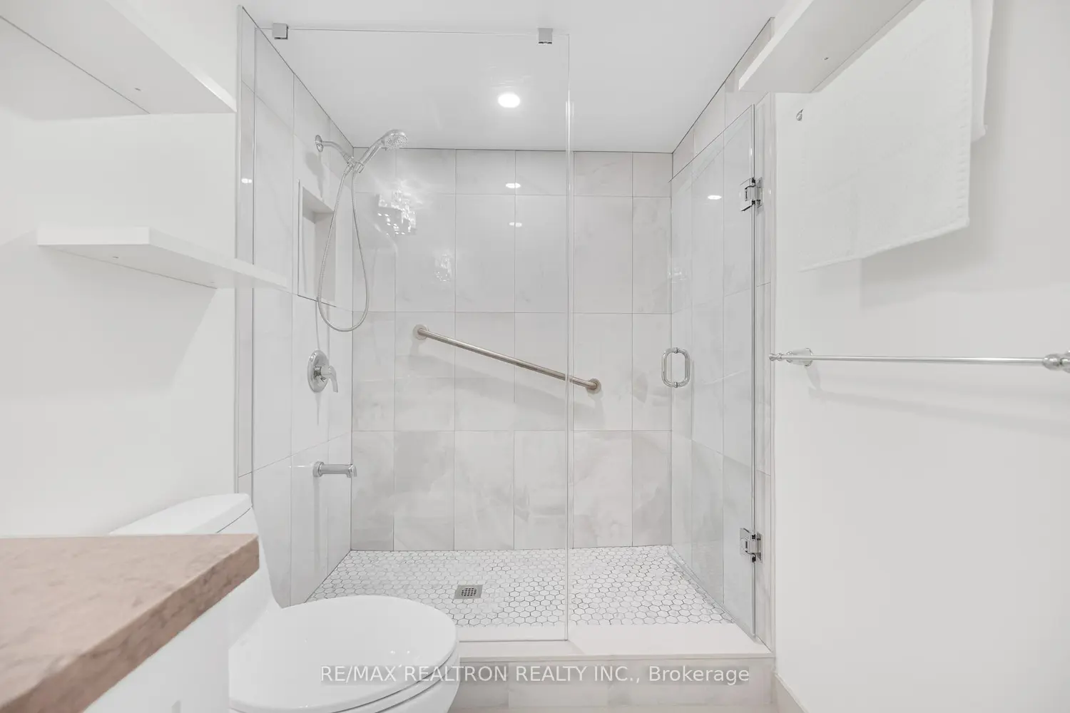 Additional image 12 of 7805 Bayview Avenue 910