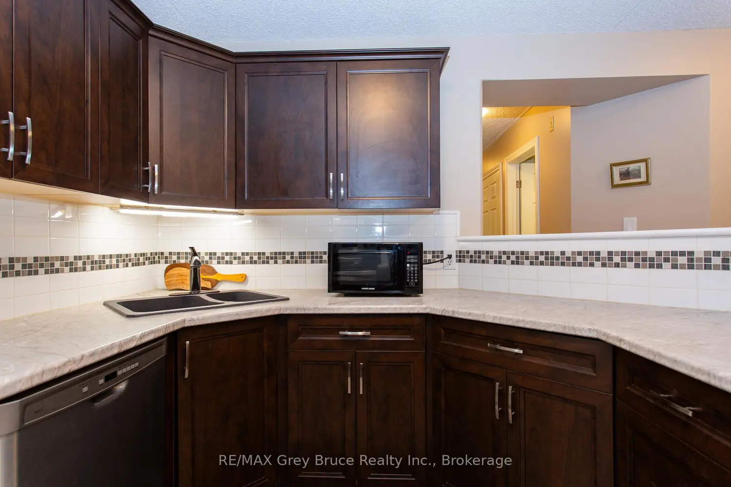 125 Hinks Street 206 photo 4