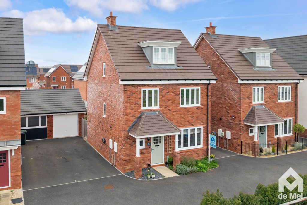 4 bed detached house for saleOriel Meadows, Evesham WR11