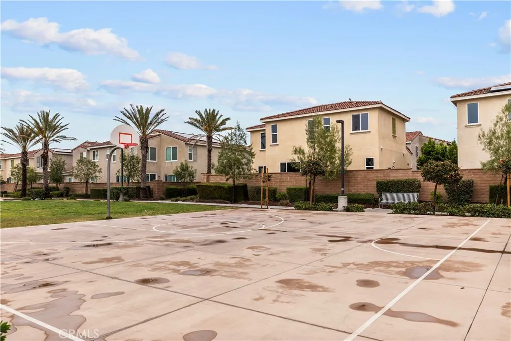 7155 Citrus Avenue #125, Fontana, CA 92336