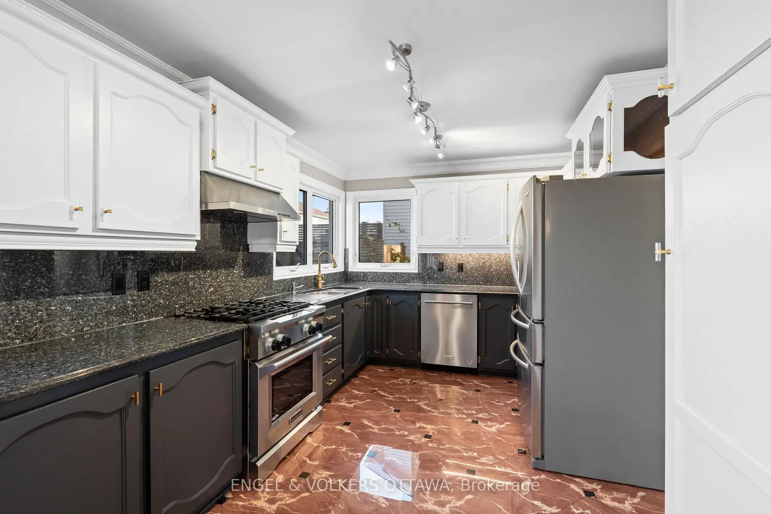 563 Merkley Drive photo 3