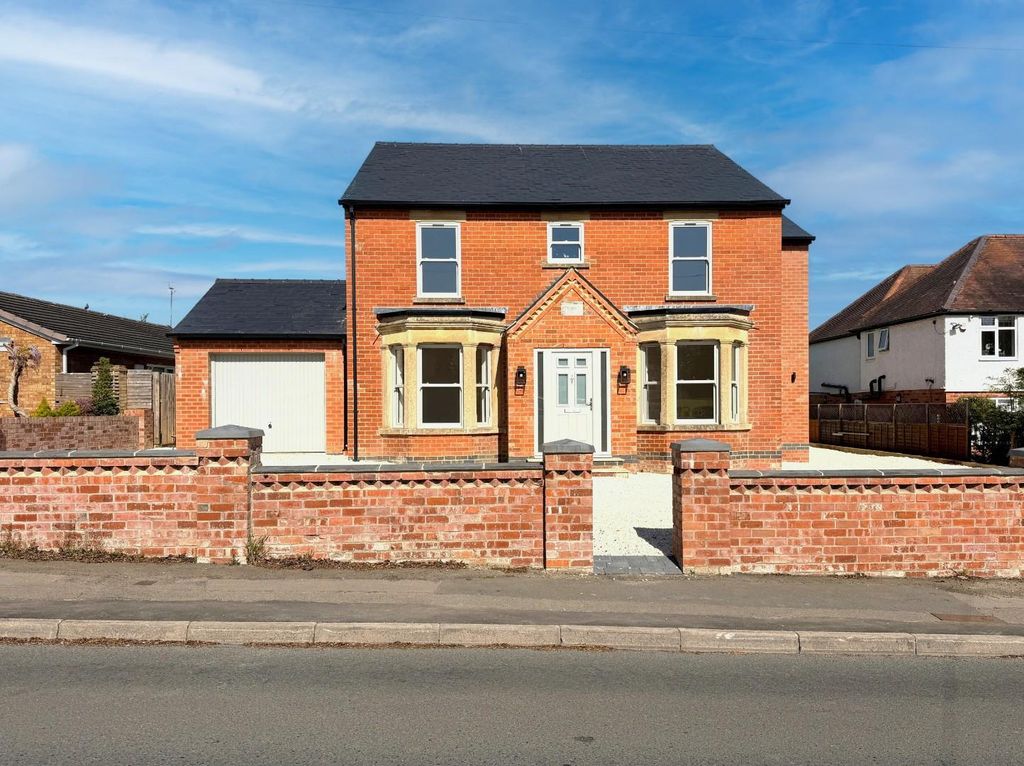 5 bed detached house for saleChurchfield Road, Upton St. Leonards, Gloucester GL4