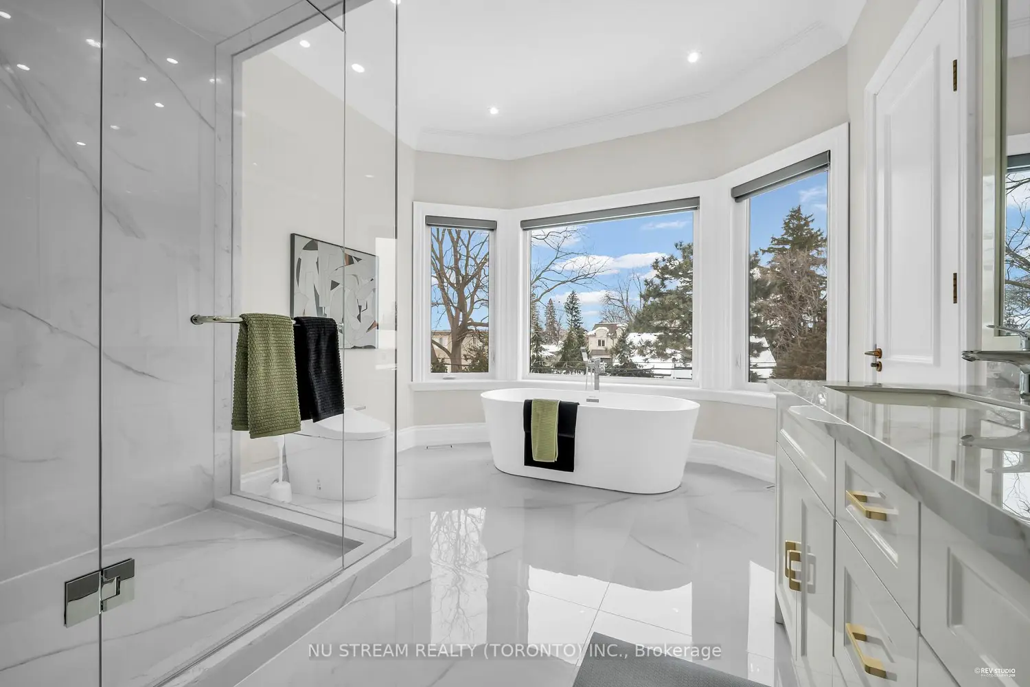 Additional image 11 of 108 Abitibi Avenue