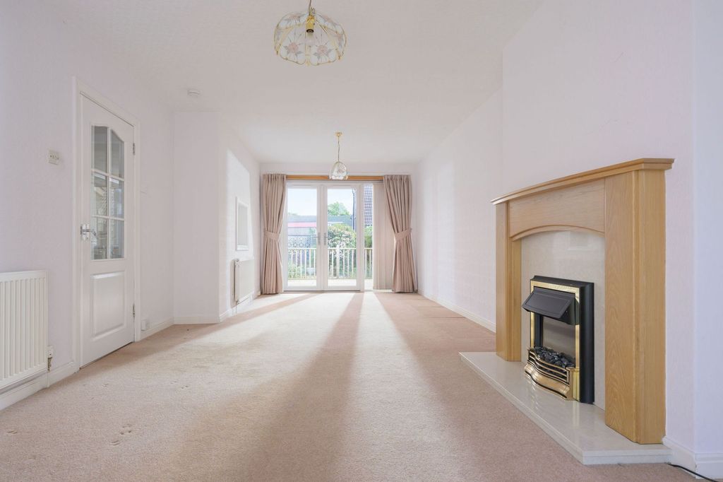 Additional image 2 of 4 bed semi-detached house for sale39 Oxgang Road, Grangemouth FK3