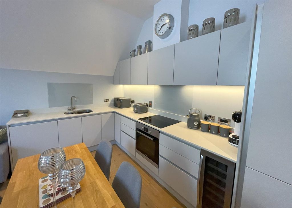 Additional image 4 of 2 bed flat for saleStation Road, Fowey PL23