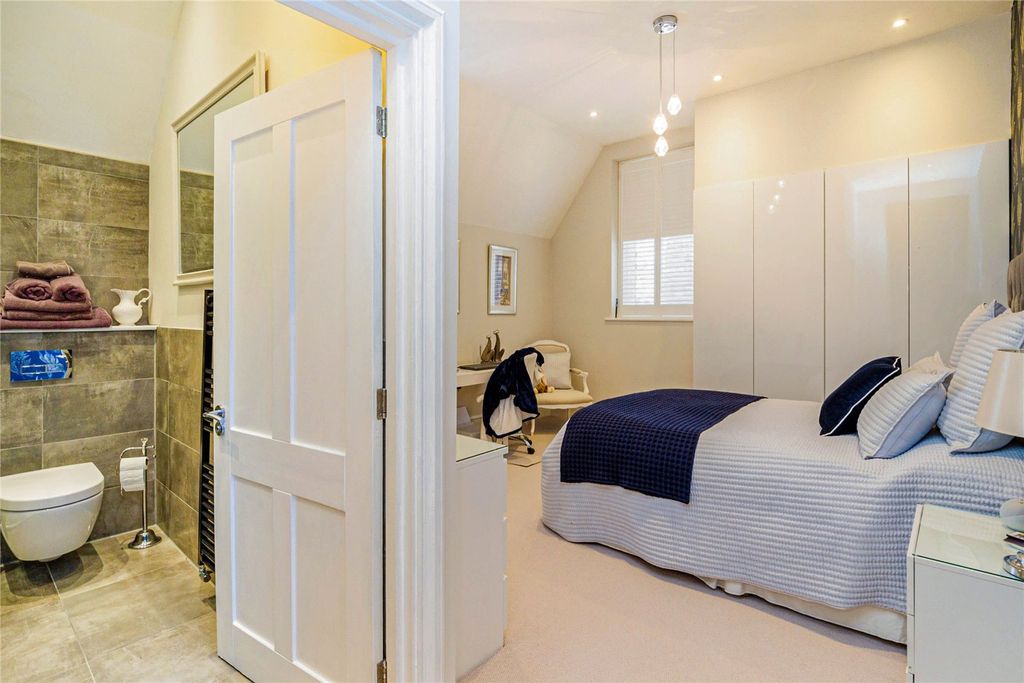 Additional image 9 of 2 bed flat for saleHastings Road, Hawkhurst, Cranbrook, Kent TN18