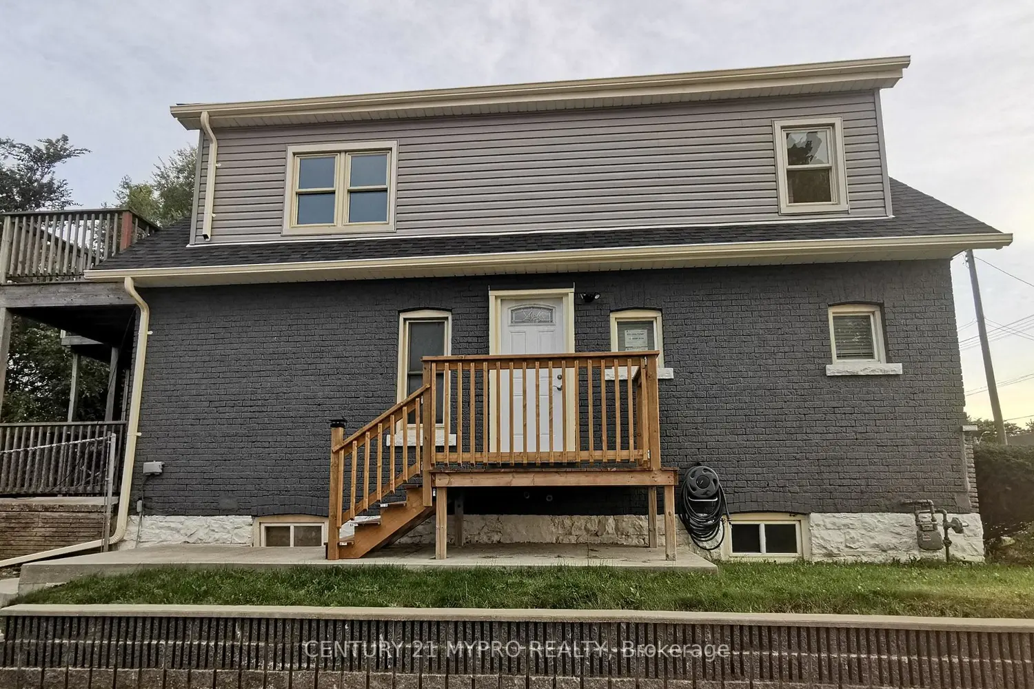 801 Upper Wellington Street photo 5