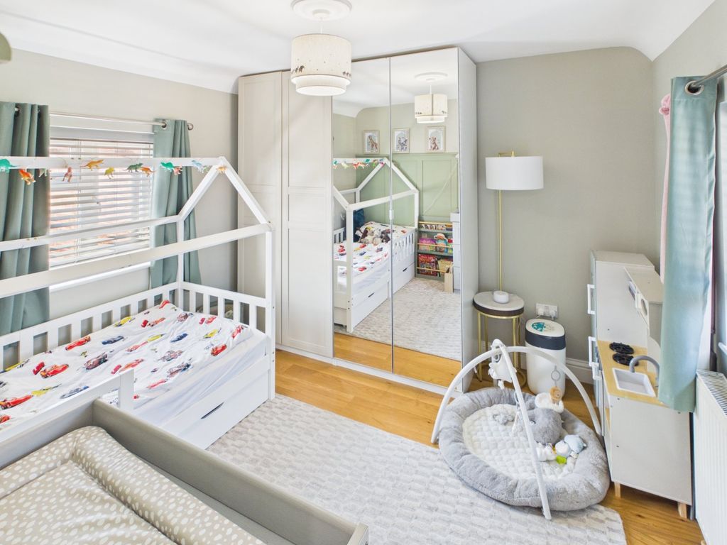 Additional image 6 of 2 bed maisonette for saleHillside Close, Chalfont St. Peter, Buckinghamshire SL9