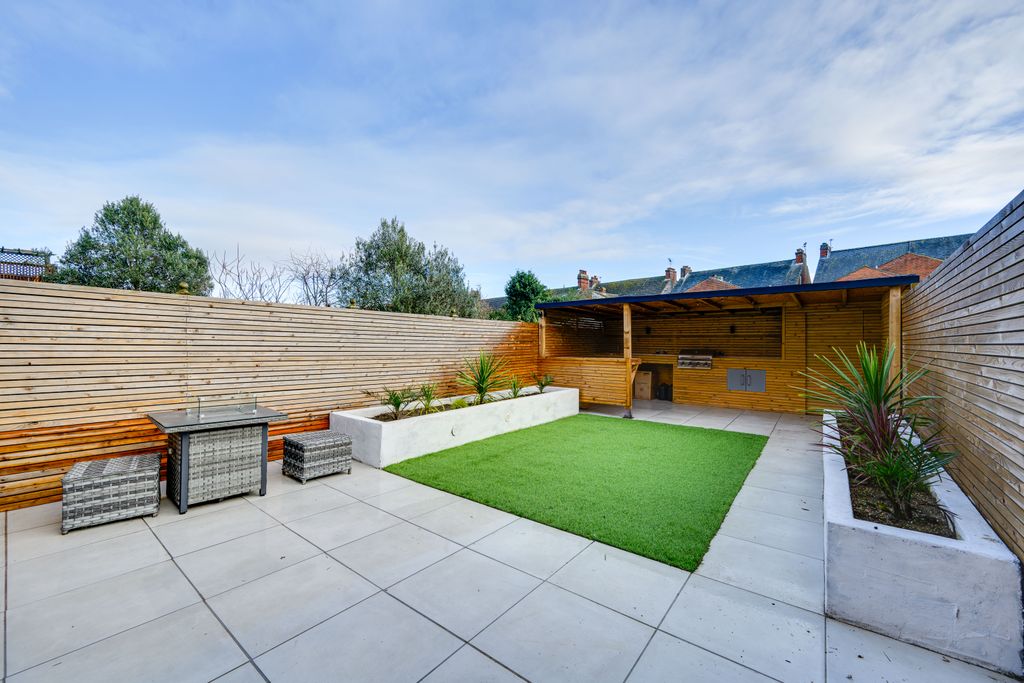 Additional image 20 of 5 bed end terrace house for saleRanelagh Road, Felixstowe IP11
