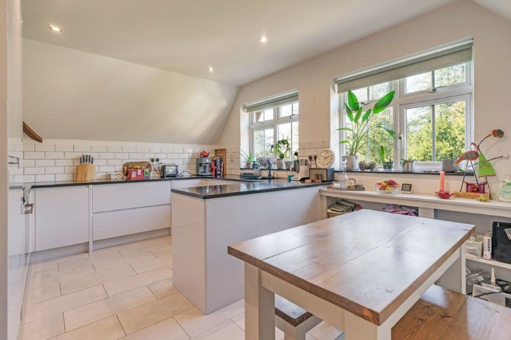 2 bed flat for saleGreat Durgates Close, Wadhurst, East Sussex TN5 photo 2