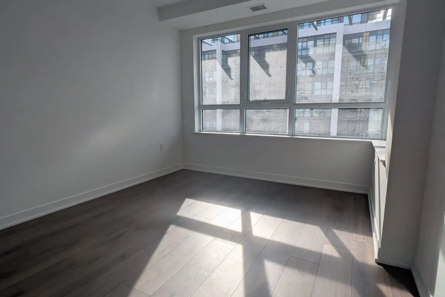 Additional image 10 of 395 Dundas Street 525