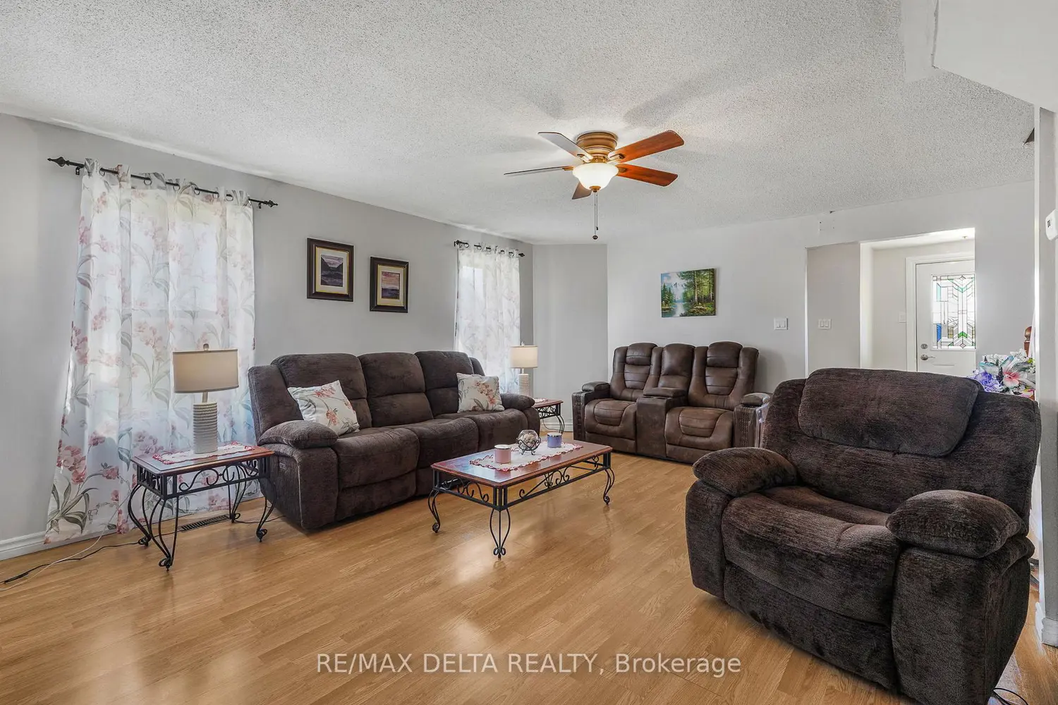 3697 Etienne Road photo 3