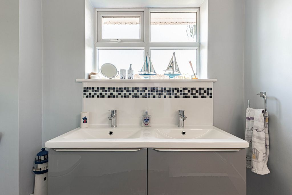 Additional image 16 of 4 bed detached house for saleOspringe Place, Faversham ME13