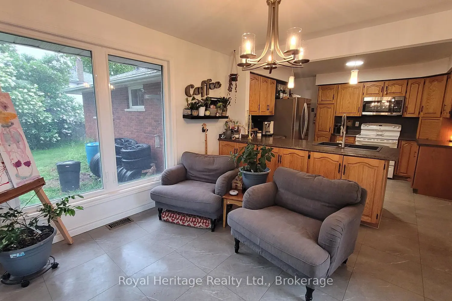 115 Chatterton Valley Crescent photo 4