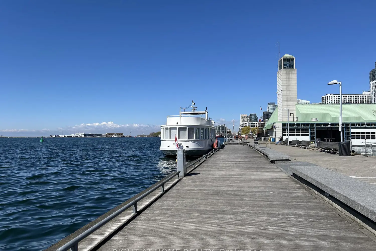 Additional image 11 of 250 Queens Quay 1608