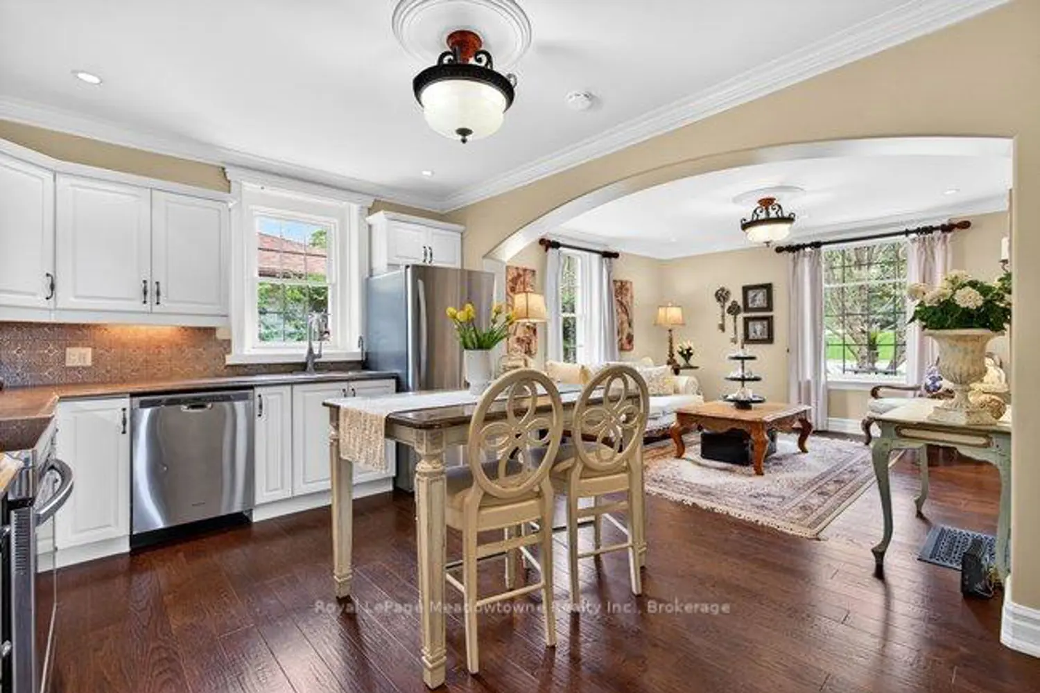 53 Campbell Avenue photo 3