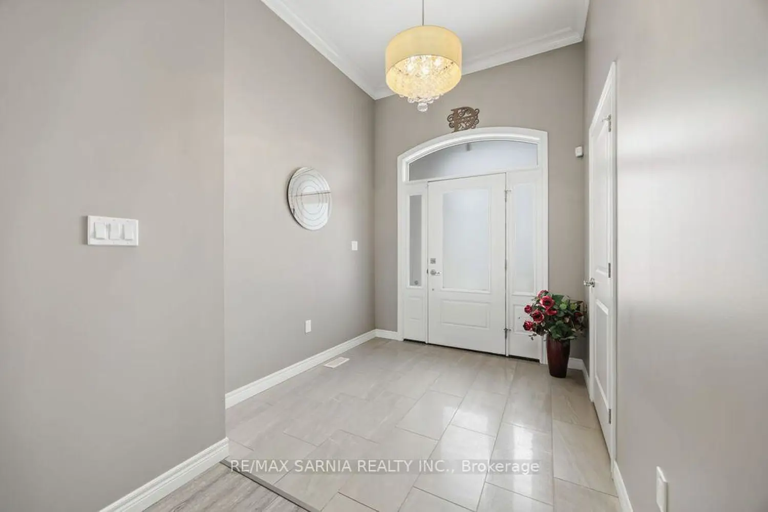 233 Paolo Street photo 2