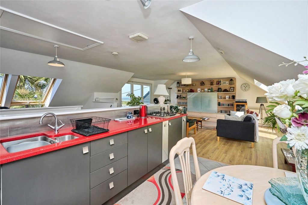 Additional image 8 of 6 bed detached house for saleMonks Lane, Freshwater, Isle Of Wight PO40