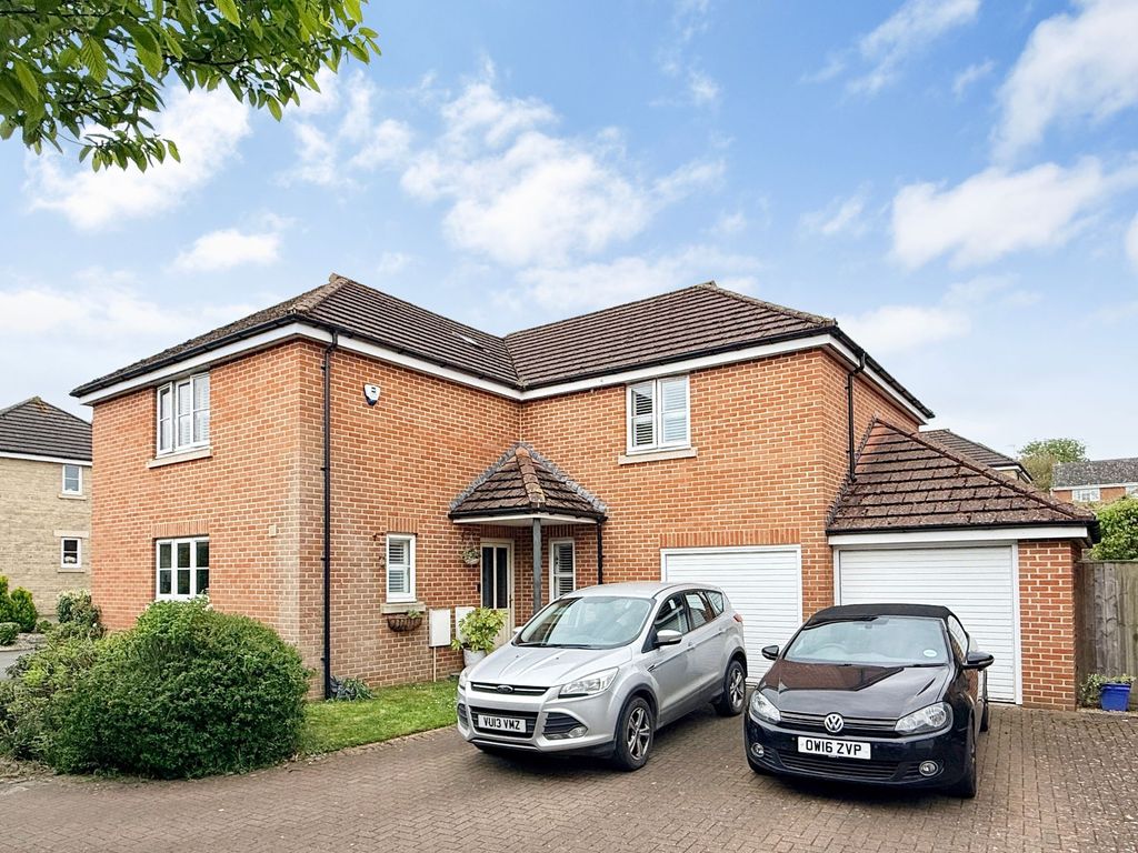 4 bed detached house for saleHaynes Close, Faringdon SN7