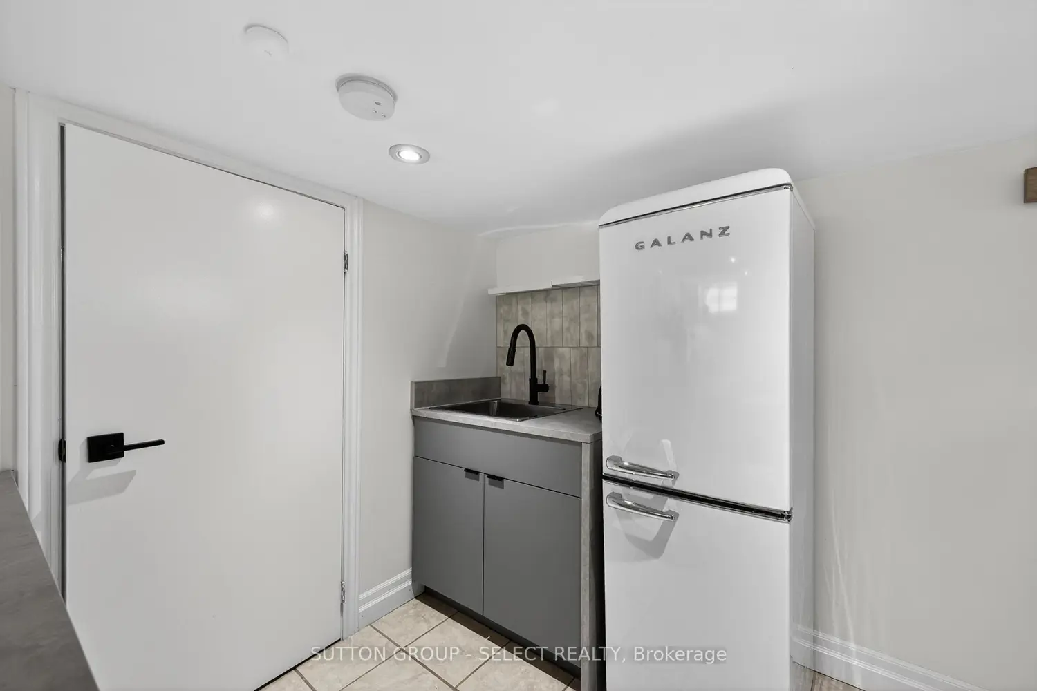 48 Barker Street photo 5