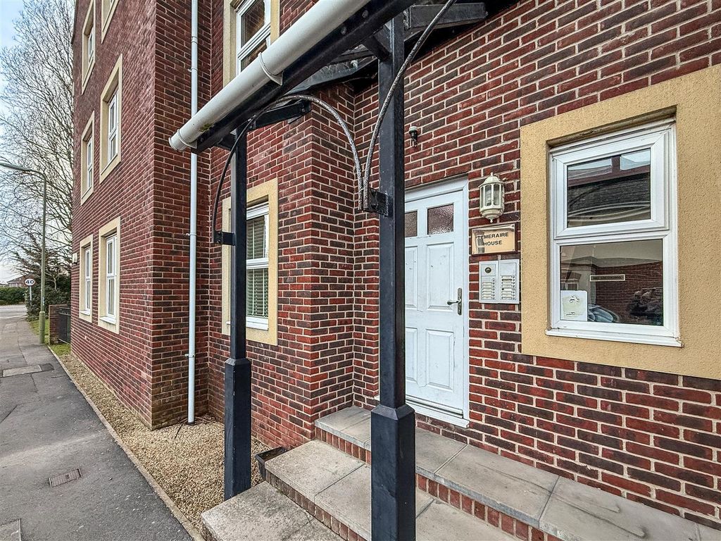 Additional image 16 of 2 bed flat for saleOysell Gardens, Portchester PO16