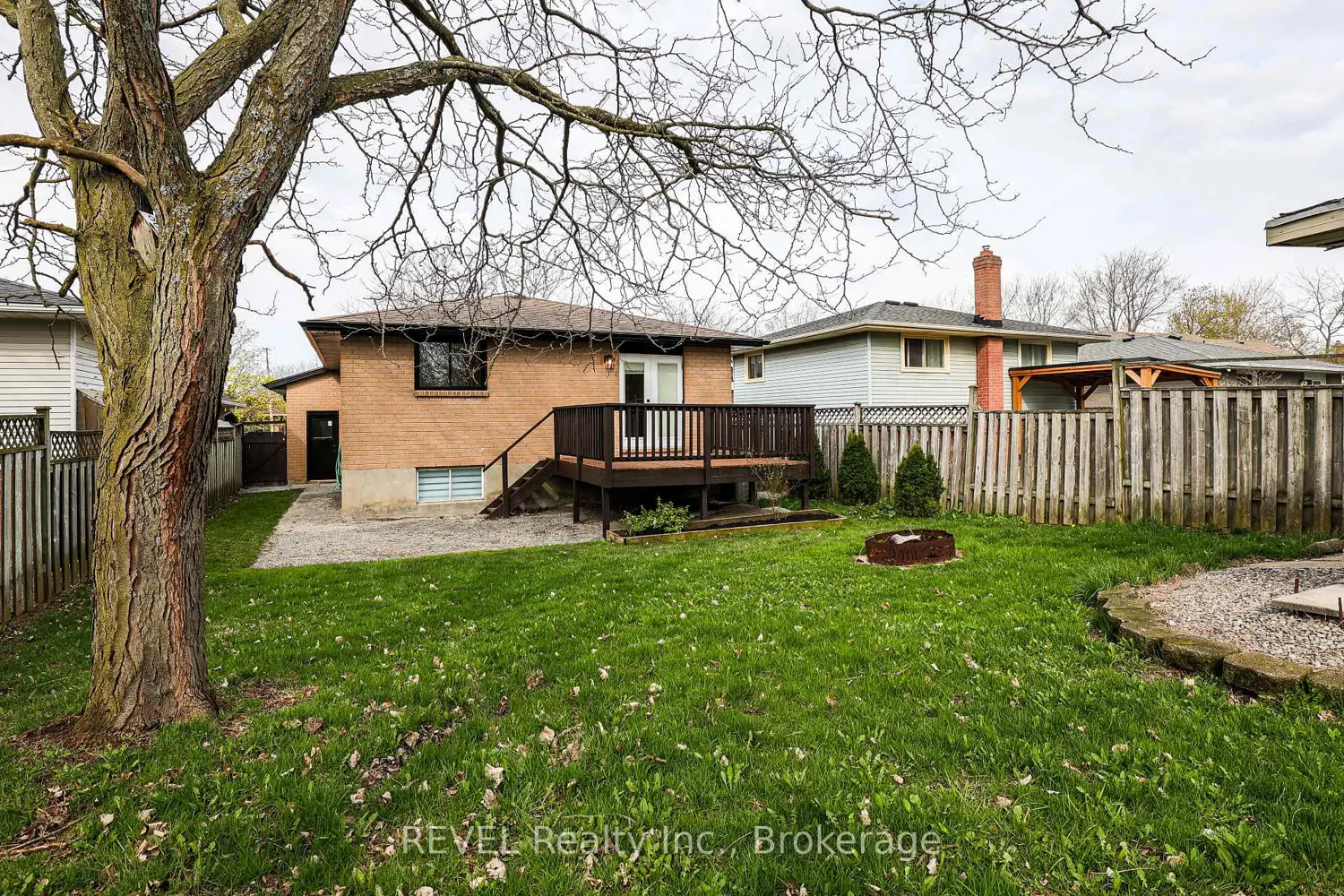 12 Andrea Drive photo 3