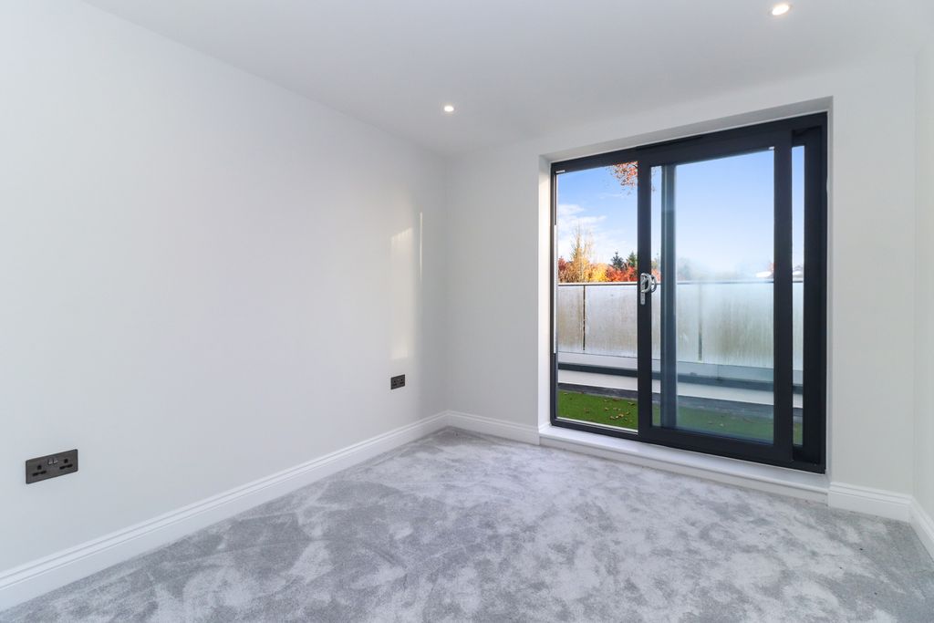 Additional image 12 of 2 bed flat for saleLower House, Gerrards Cross SL9