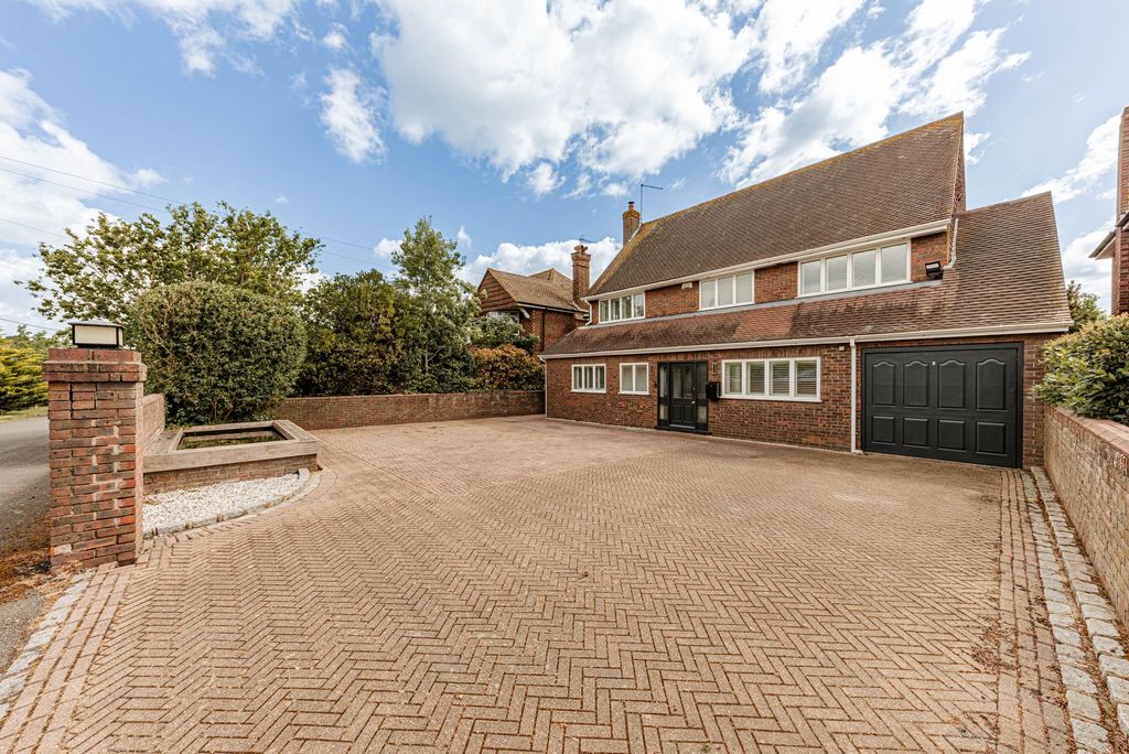 6 bed detached house for saleAshford Road, Faversham ME13