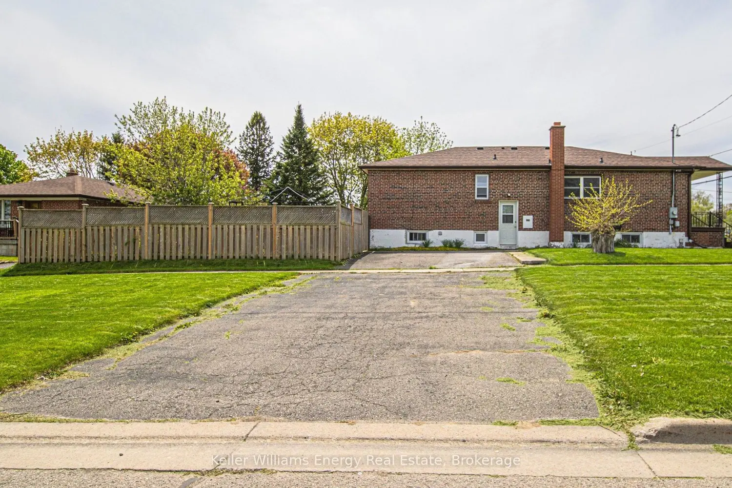249 Thomas Street photo 2
